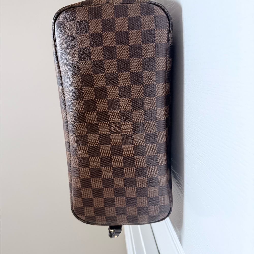 Louis Vuitton Neverfull MM Tote - Damier Ebene + Cherry with original packaging - Picture 5 of 16